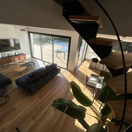 Emma Вилла Ли-э-Микс